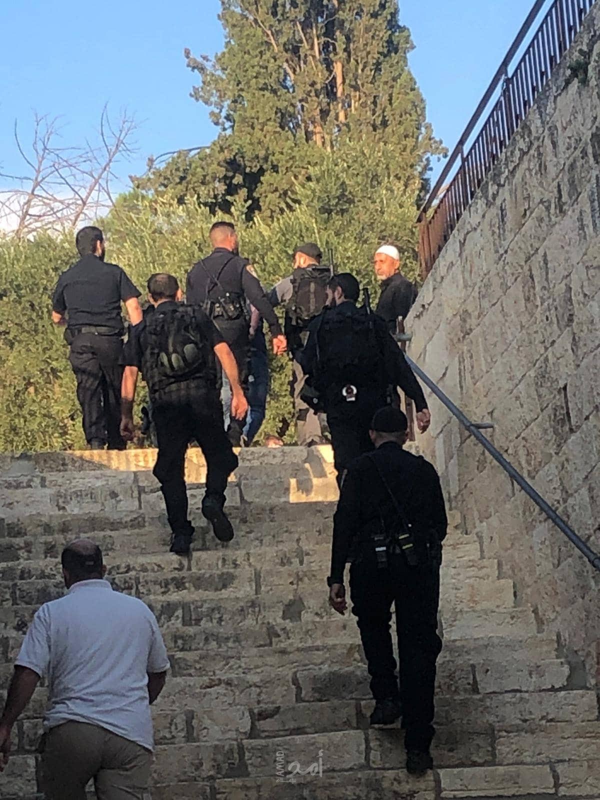 قوات الاحتلال تعتقل الشاب "رمضان الخطيب" من القدس