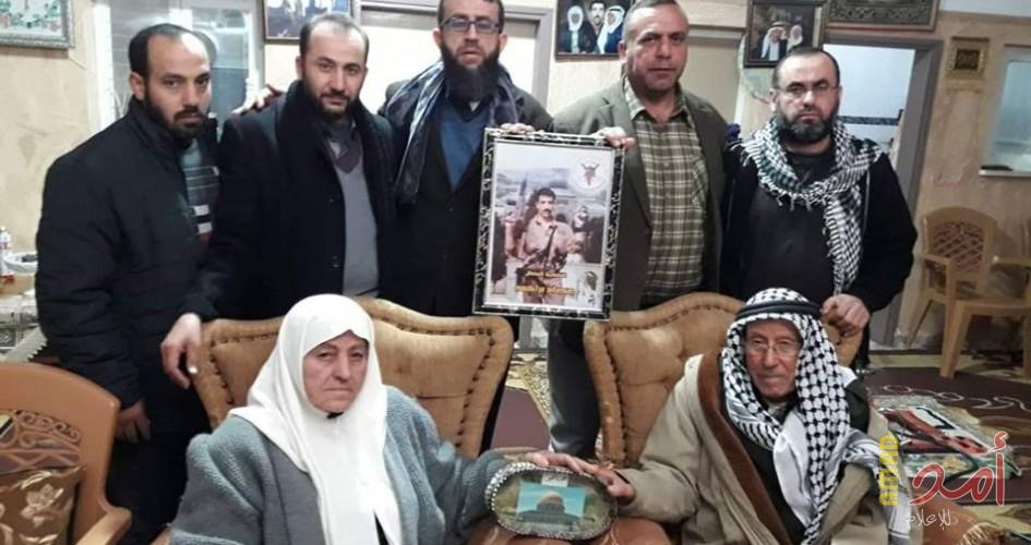وفد من الجهاد يزور ذوي الشهيد "عصام براهمة" في جنين