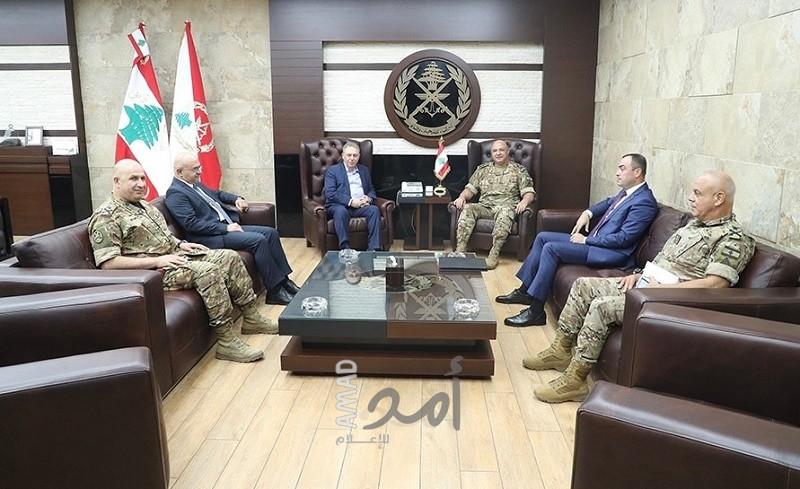 "السفير دبور" يبحث مع قائد الجيش اللبناني التطورات في "مخيم عين الحلوة" بلبنان