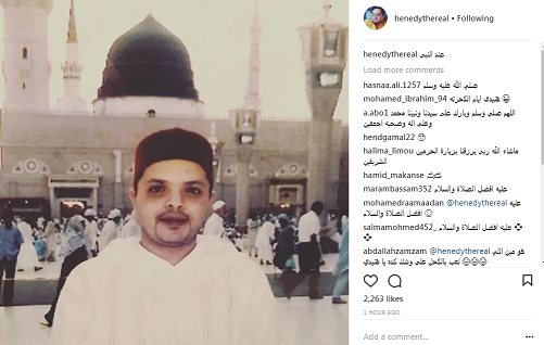 محمد هنيدى ينشر صورة له من داخل المسجد النبوى