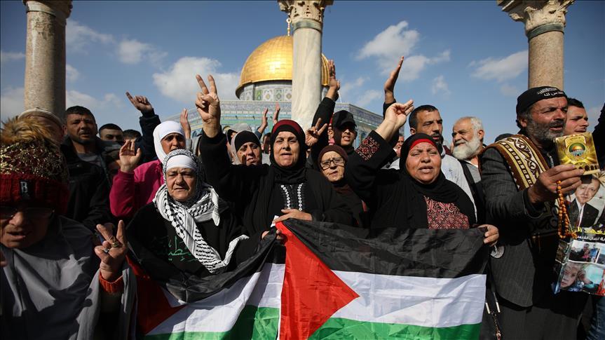 وقفة في المسجد الأقصى احتجاجاً على قرار ترامب