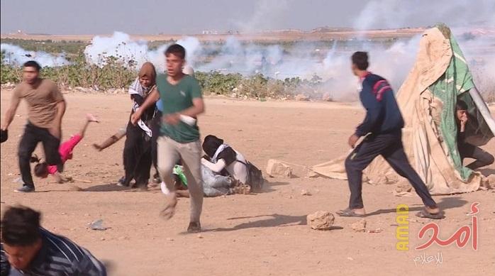 بالصور.. إطلاق قنابل الغاز تجاه خيم العودة شرق غزة وخانيونس