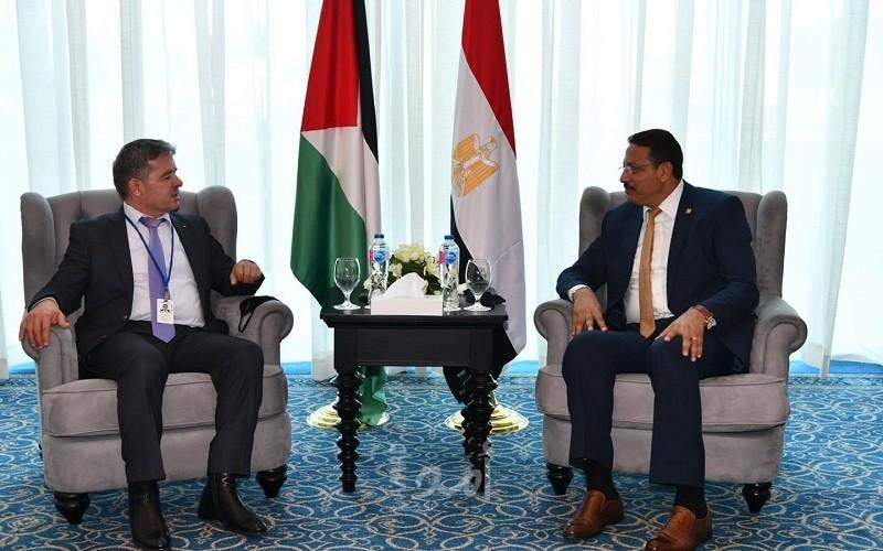 رضوان يبحث مع رئيس هيئة الرقابة المصري سبل التعاون المشترك