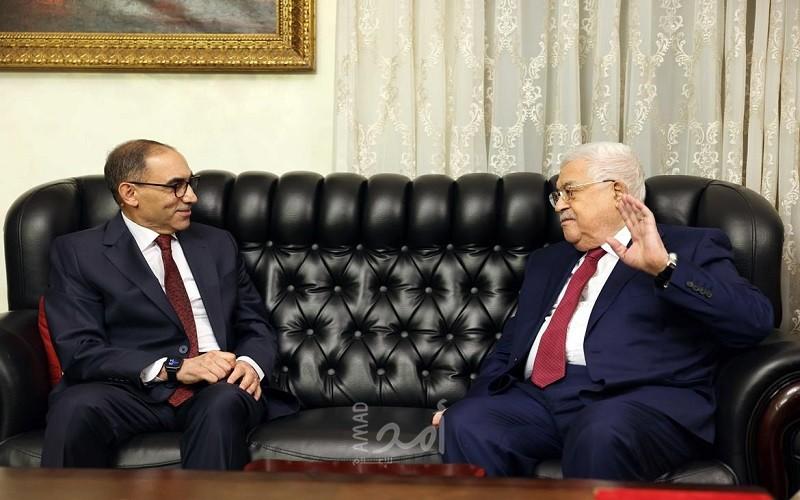الرئيس عباس يستقبل سفير الجزائر لدى الأردن