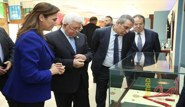 بالصور.. الرئيس عباس يتفقد مقر الجهاز المركزي للإحصاء الفلسطيني