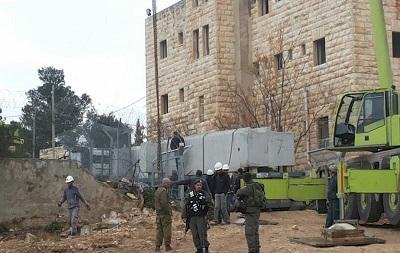 قوات الاحتلال تخلي  فندق "كليف" في القدس بعد استيلاء لـ 13 سنة