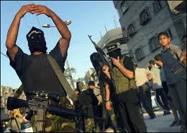 مؤسسة حقوقية : جهاز المخابرات الفلسطينية اعتدى على صحفيين وحاول دهس عددا منهم