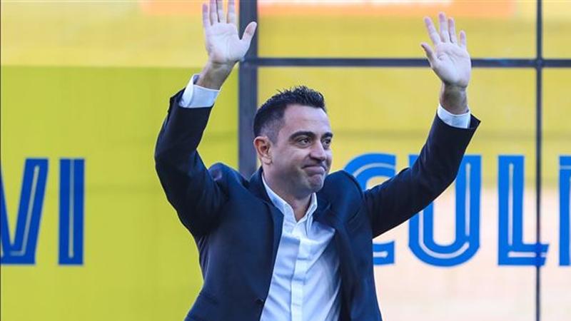 رسميا.. برشلونة يقدم تشافي مديرا فنيا للفريق في "كامب نو"