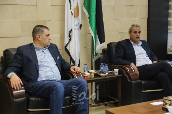 قلقيلية: المحافظ يثمن دور الغرفة التجارية