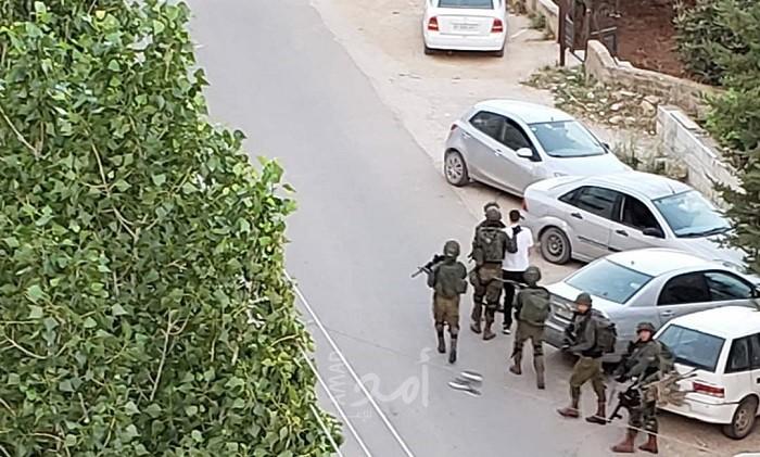 قوات الاحتلال تعتقل ثلاثة شبان من الخليل وبيت لحم