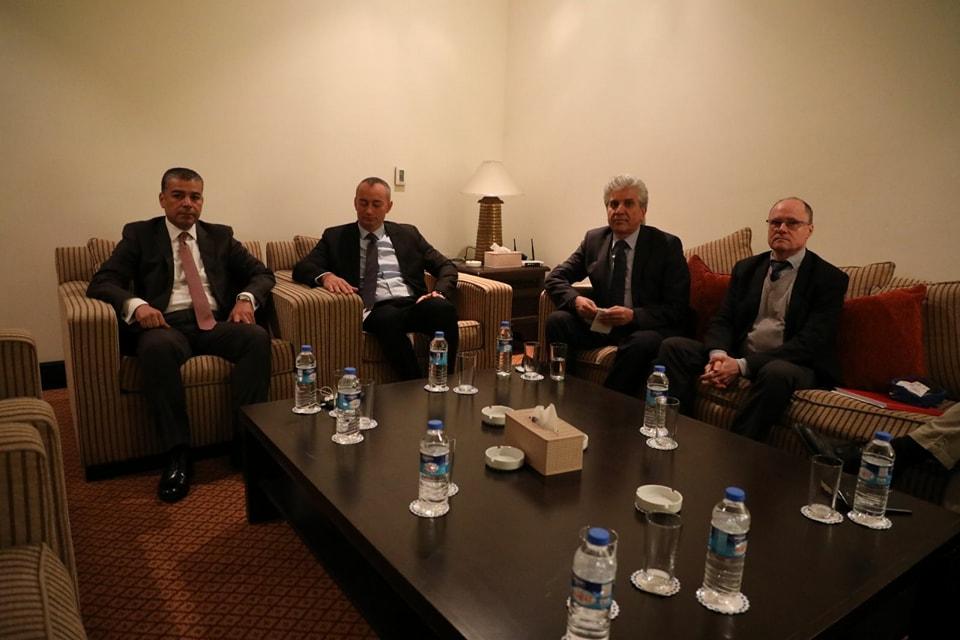 بدء اجتماع القنصل العام المصري مع المنسق الخاص للأم المتحدة