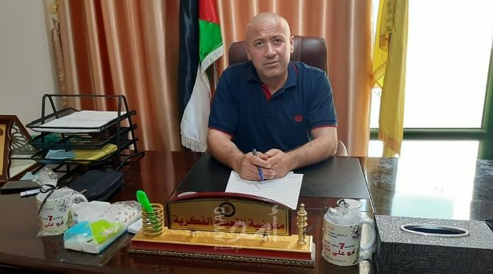 السلطة تذبح في اللحم الحي