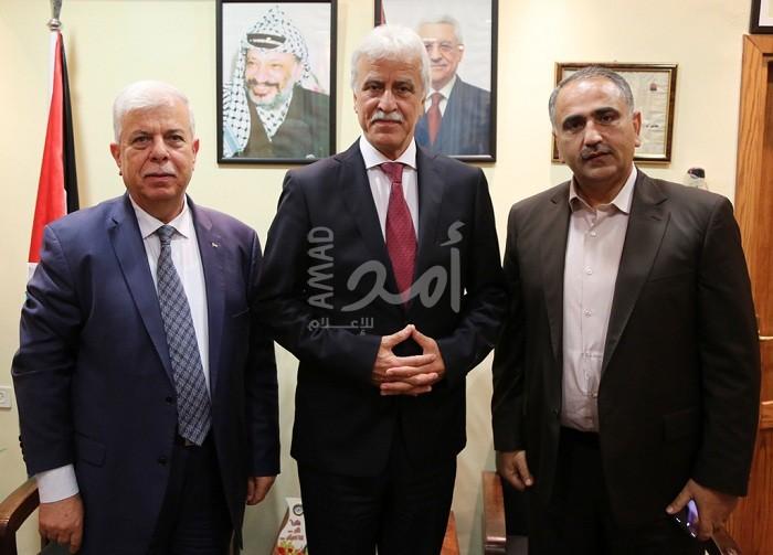 عورتاني يبحث مع الآغا آليات استقدام معلمين للعمل بالمدرسة الفلسطينية و"إحسان الثانية" في قطر