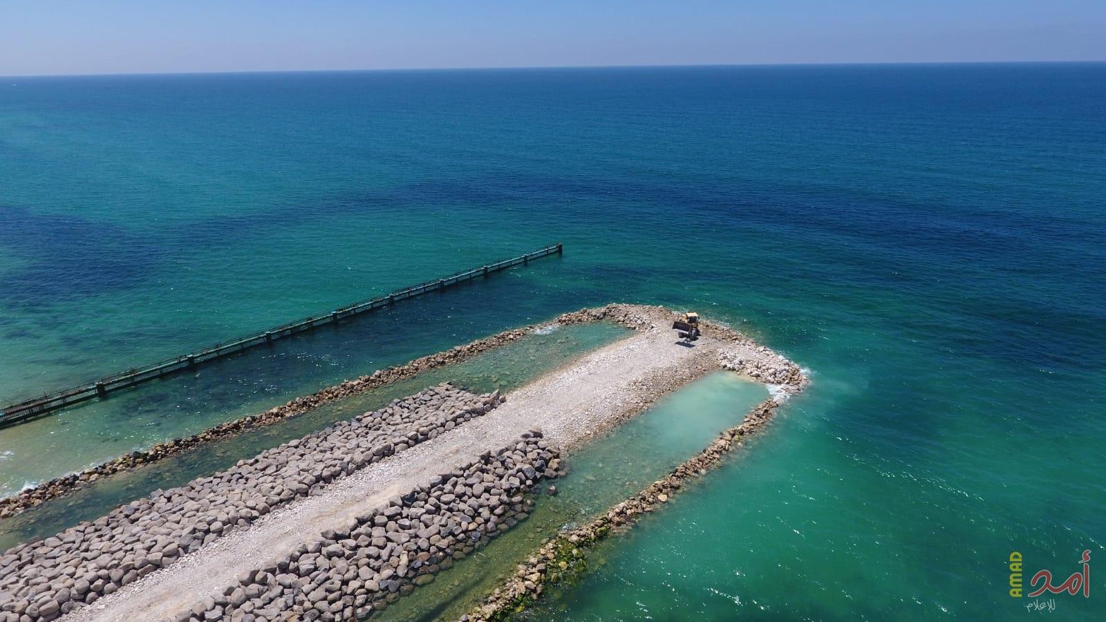 الجيش الإسرائيلي يكشف صوراً أولية للحاجز البحري على طول الحدود مع غزة - صور