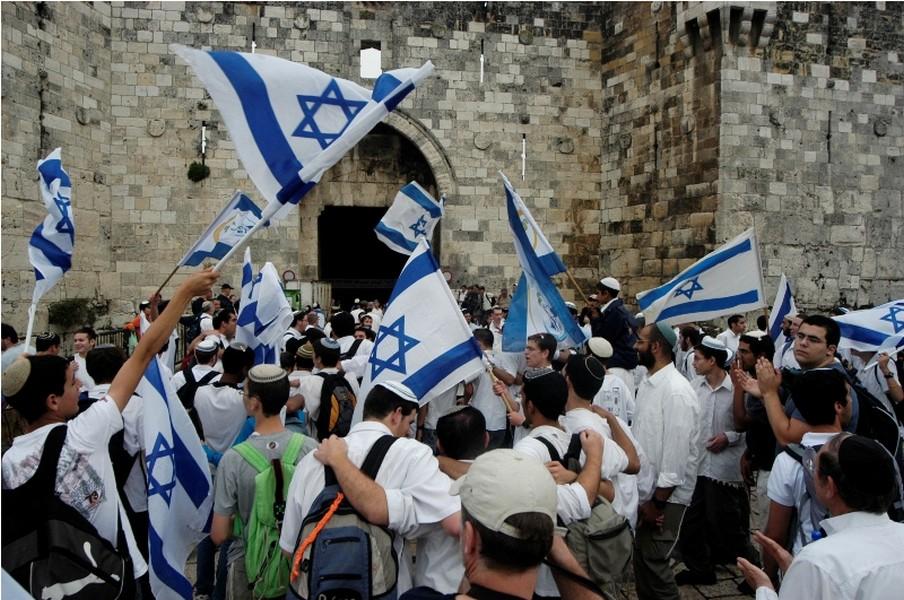 العفو الدولية: "مسيرة الأعلام " الإسرائيلية في القدس المحتلة تنتهك حقوق الفلسطينيين