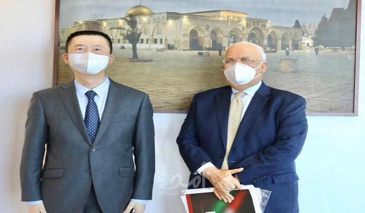 عريقات: مخالفة الدول العظمى للقانون الدولي يعتبر الخطر الأكبر على أمن واستقرار العالم