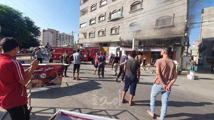 الدفاع المدني يسيطر على حريق اندلع في مخبز وسط قطاع غزة