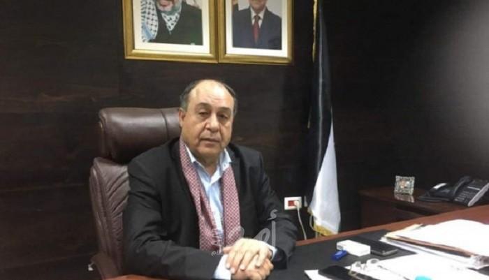 محافظ نابلس يقرر السماح لصالونات الحلاقة ومراكز التجميل بالعمل بنظام الحجز المسبق
