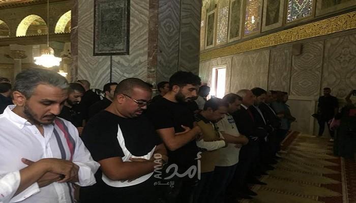 فيديو - وفد من بعثة المنتخب السعودي لكرة القدم يزور المسجد الأقصى