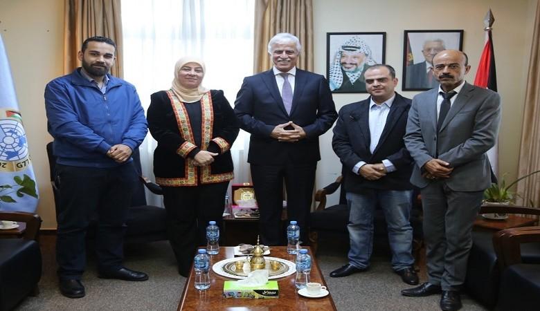 عورتاني ومحافظ رام الله والبيرة يبحثان الشراكة لدعم التعليم