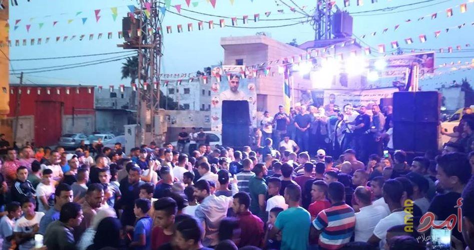 سلطات الاحتلال تفرج عن الأسير "رائد رياحي" بعد 15 عاماً في الأسر