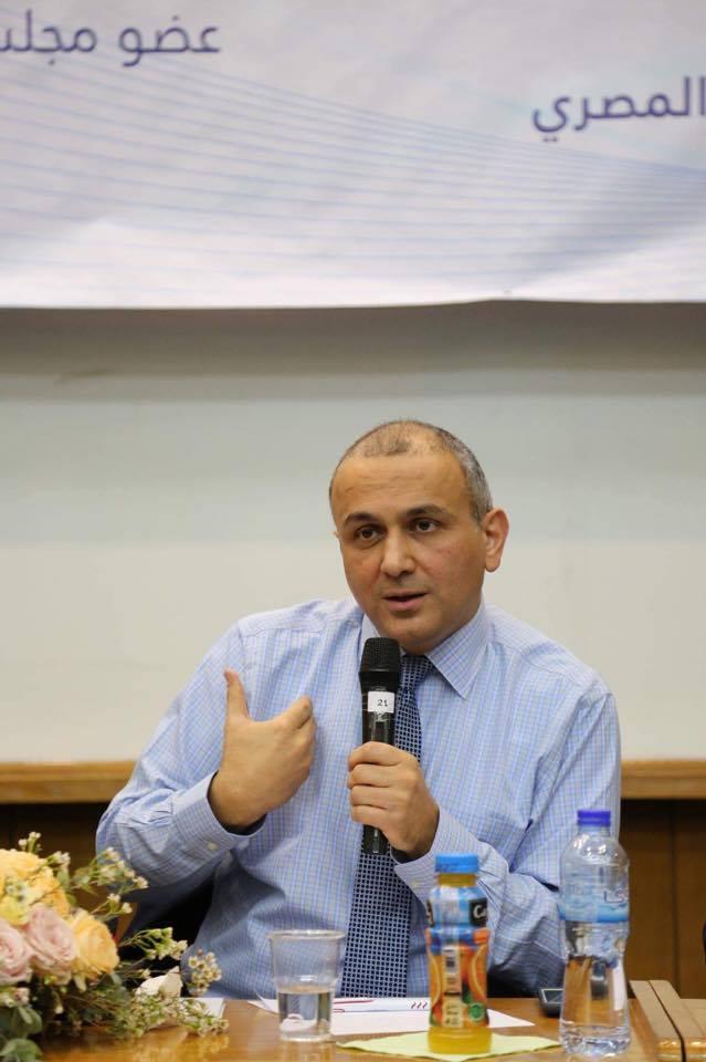 عمار العكر يلقي محاضرة عن تجربته الادارية على طلبة جامعة النجاح الوطنية