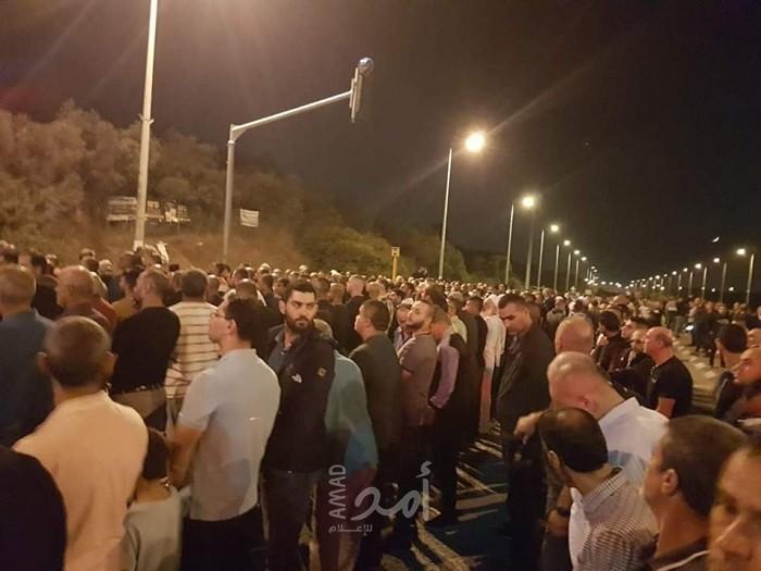 مئات "الفلسطينيين" يحتجون ضد جرائم القتل في اسرائيل