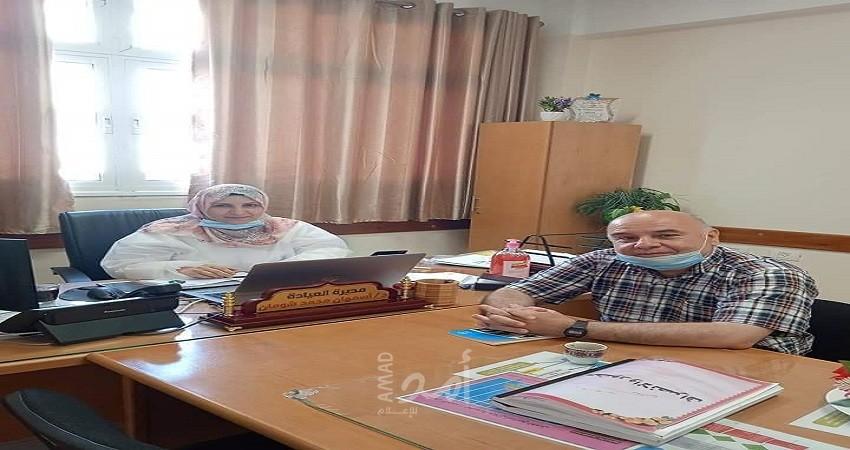 تسليم إدراة عيادة الوكالة بالمغازي د. "أسمهان شومان" مديراً للعيادة
