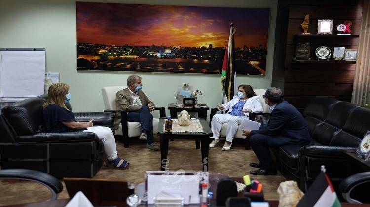 الكيلة تبحث مع منظمة الصحة العالمية الوضع الوبائي في فلسطين