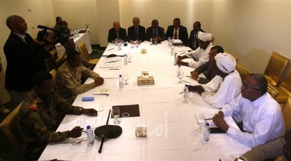 " العسكري" السوداني يعلن إرجاء تشكيل مجلس السيادة 48 ساعة
