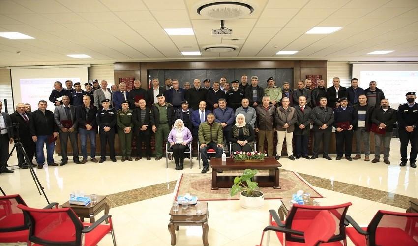 رام الله: المدرسة الوطنية الفلسطينية تخرج (64) ضابطاً من الأجهزة الأمنية والعسكرية