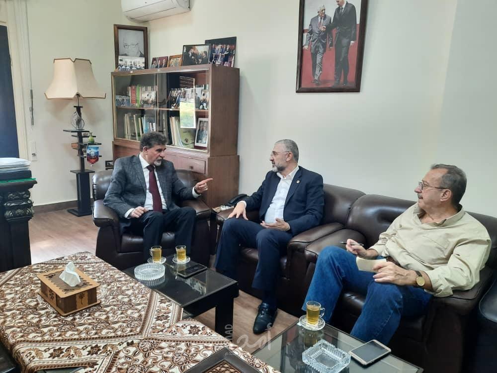 عبد الهادي يستقبل رئيس لجنة المصالحة الوطنية السورية في مقر الدائرة السياسية بدمشق