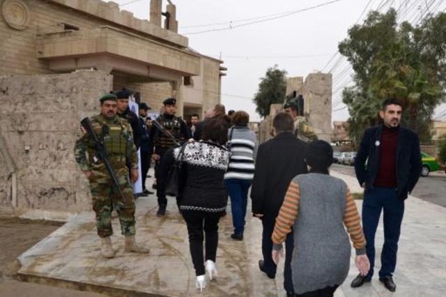 زغاريد في اول قداس للميلاد في الموصل منذ اندحار "داعش"