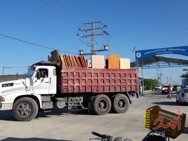 سلطات الاحتلال تقرر فتح ممر لإدخال البضائع من شمال القطاع