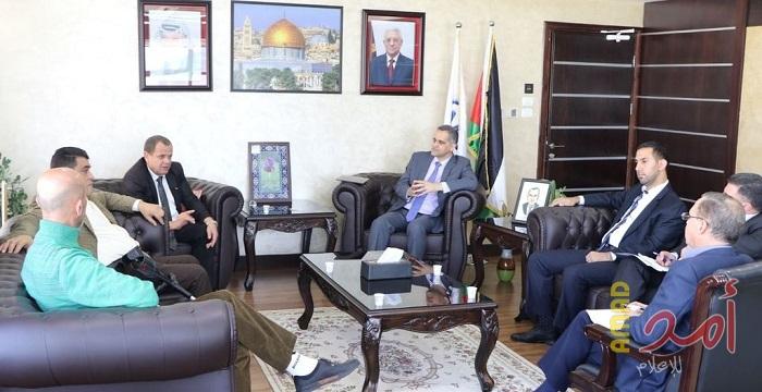 وزير الاتصالات يلتقي بممثلين عن المؤسسات المعنية بذوي الاعاقة