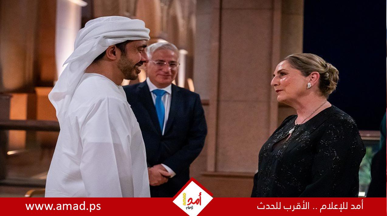 عبد الله بن زايد يلتقي زوجة الرئيس الإسرائيلي