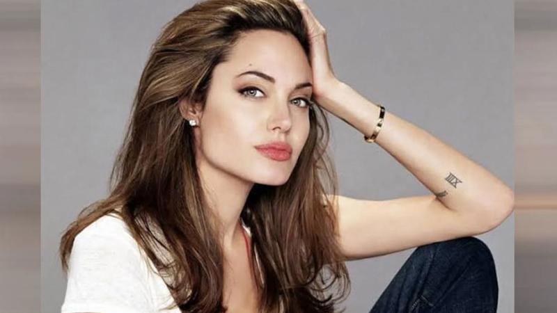 أنجلينا جولي تستعد لإطلاق خط ملابس ومجوهرات جديد
