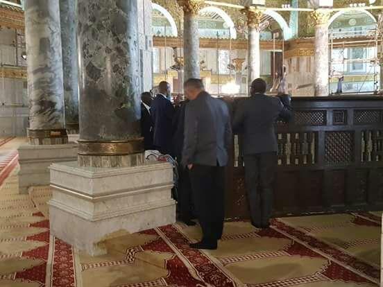 وزير الخارجية السنغالي برفقة مستوطنين يقتحمون الأقصى