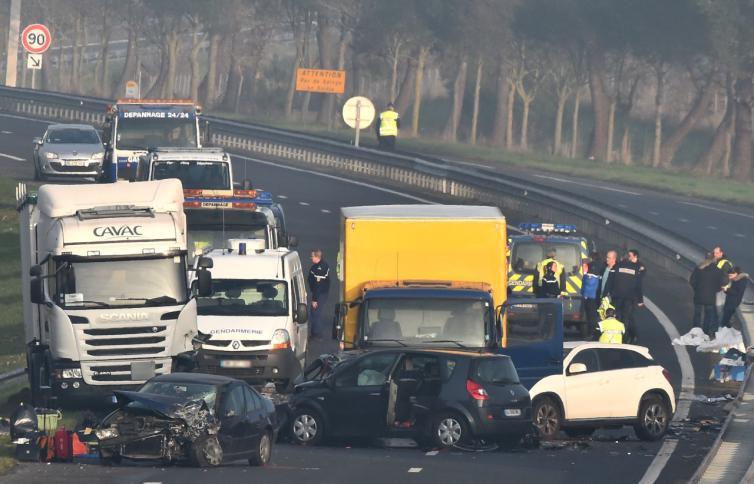 حادث سير يودي بحياة ستة فرنسيين وسط البلاد