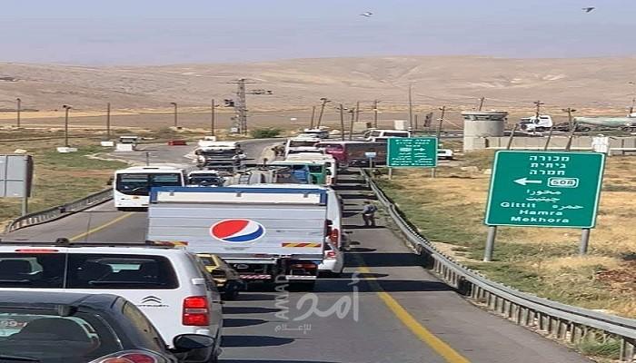 قوات الاحتلال تمنع عشرات الحافلات من الوصول إلى المهرجان الشعبي لمواجهة الضم في أريحا - صور