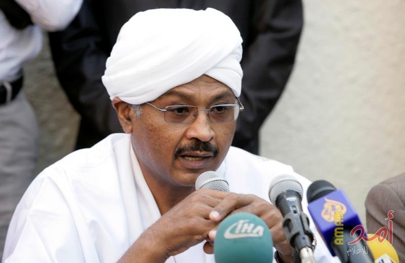 الوزير السوداني مبارك الفاضل ينادي بتطبيع العلاقات مع إسرائيل.. ويتهم الفلسطينيين ببيع أراضيهم!
