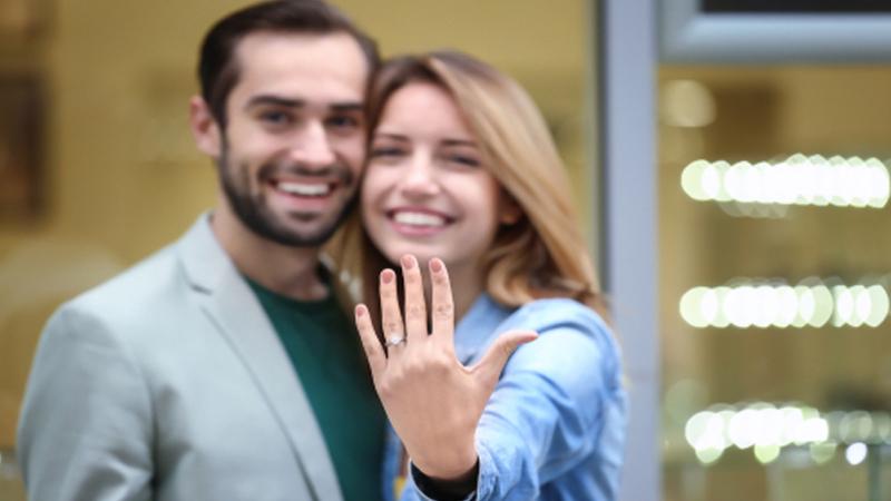 6 أفكار للاحتفال بالذكرى الأولى لخطوبتك