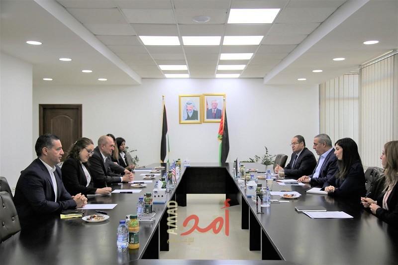 الشيخ يطلع "هادي عمرو" على اعتداءات جيش الاحتلال ومستوطنيه