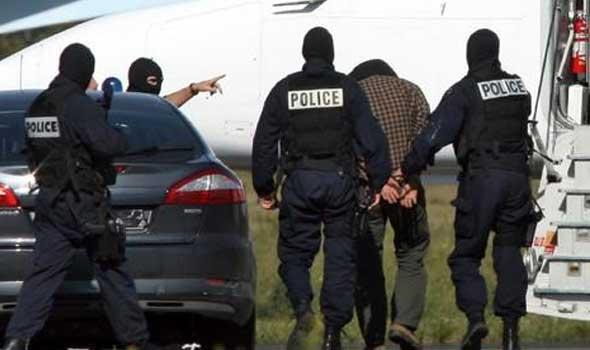الشرطة البلجيكية تعتقل شخصين يشتبه بارتباطهما بهجمات بروكسل