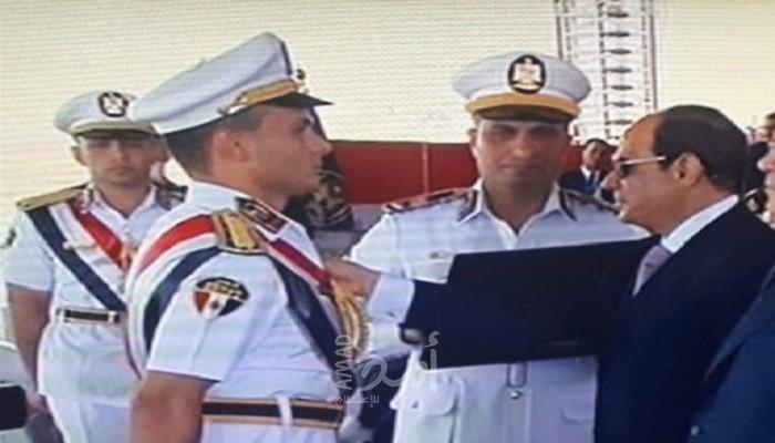 الرئيس المصري يكرم الخريجيين الأوائل الفلسطينيين بإكاديمية الشرطة