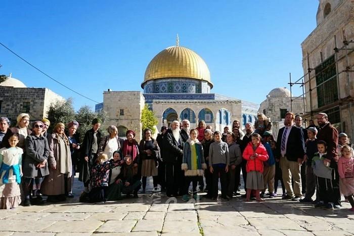 (107) مستوطناً يقتحمون ساحات المسجد الأقصى بحراسة مشددة