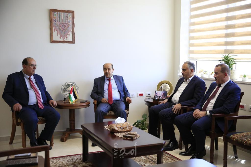 رئيس مجلس إدارة المدرسة الوطنية ووزير التعليم العالي والبحث العلمي يبحثان آفاق التعاون