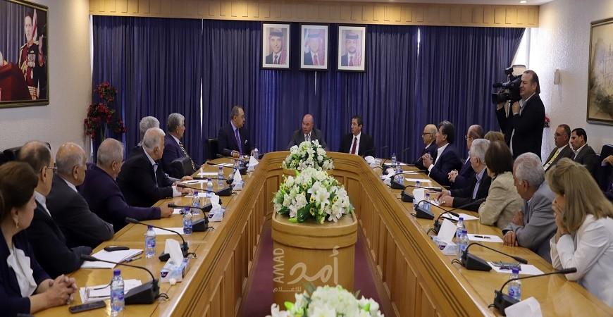 الأعيان الأردني يقرر عقد اجتماع طارئ لبحث "صفقة ترامب".. والملك عبد الله في وادي عربة