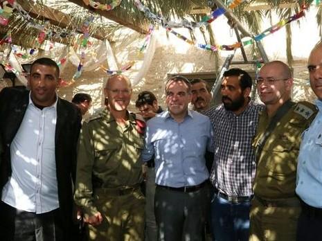 بعد تهديد نتنياهو..أمن السلطة يفرج عن فلسطينيين احتفلوا مع مستوطنين بأعياد يهودية