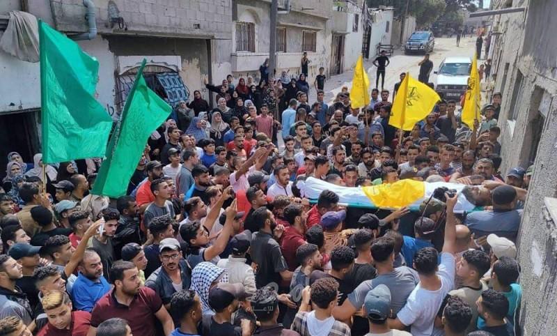 جماهير بيت حانون تشيع جثمان الشهيد "إبراهيم أبو صلاح"- صور